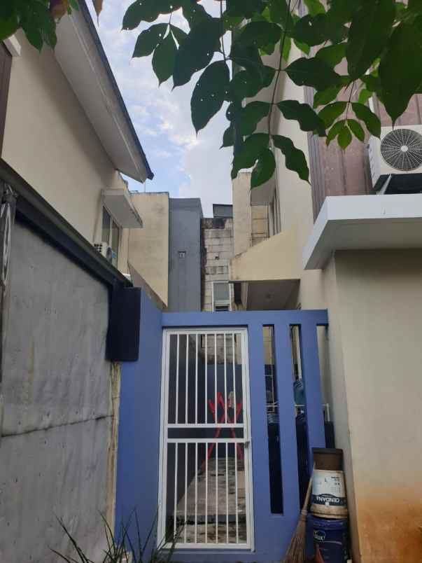 dijual rumah jl merpati sawah baru