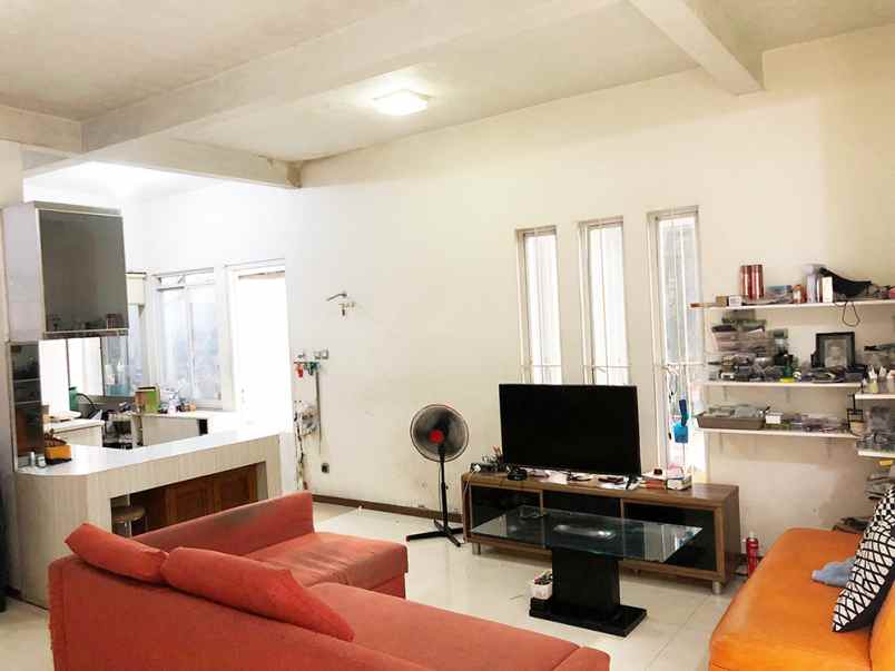 dijual rumah jl mpr kel cilandak barat