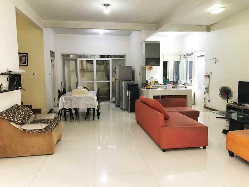 dijual rumah jl mpr kel cilandak barat