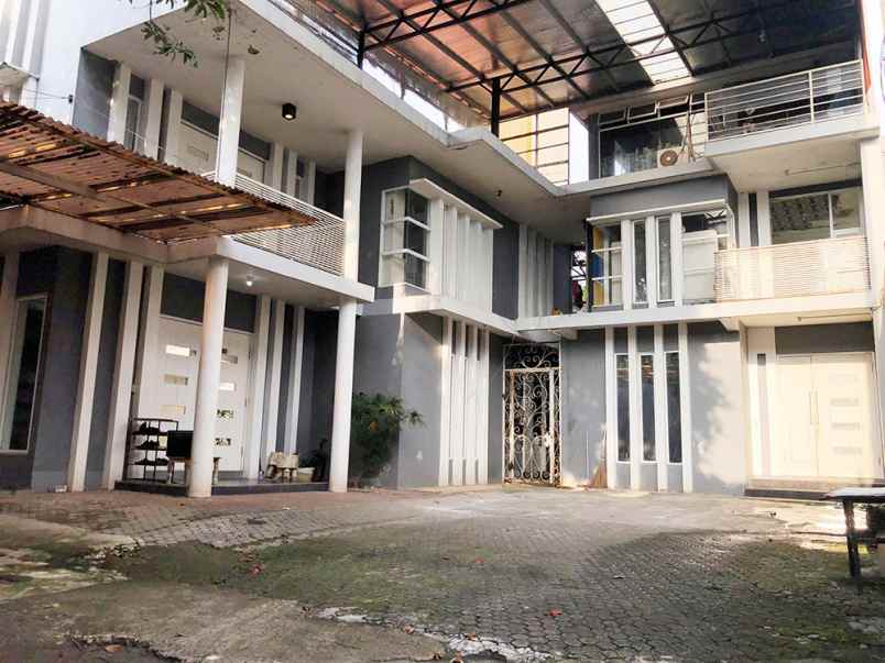 dijual rumah jl mpr kel cilandak barat