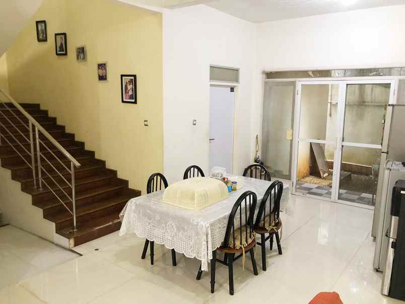 dijual rumah jl mpr kel cilandak barat