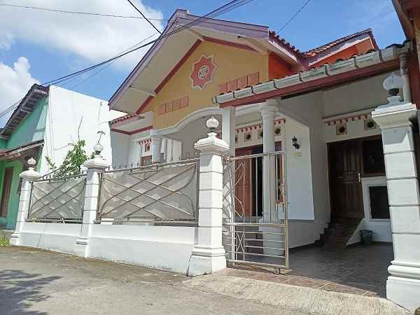 dijual rumah jl onggomertan utara nayan