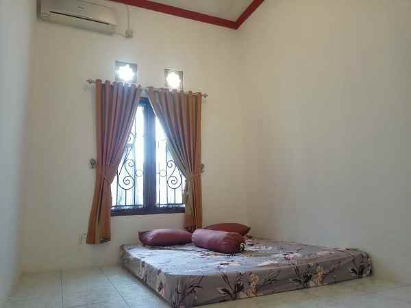 dijual rumah jl onggomertan utara nayan