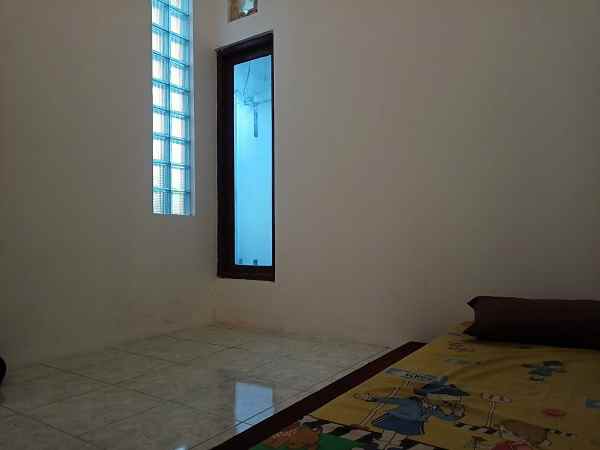 dijual rumah jl onggomertan utara nayan