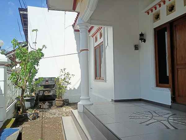 dijual rumah jl onggomertan utara nayan