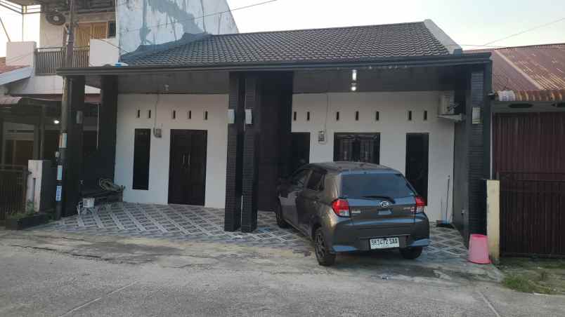 dijual rumah jl paus