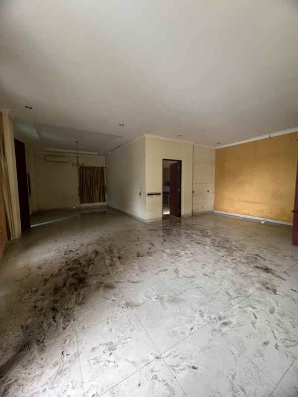 dijual rumah jl perjuangan marga mulya
