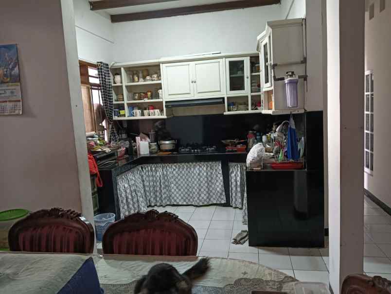 dijual rumah jl sari asih sarijadi raya