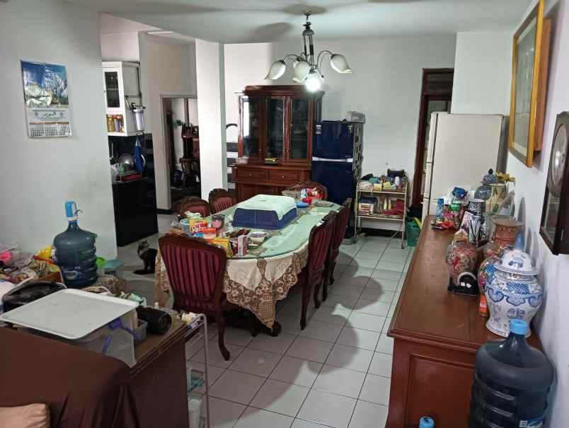 dijual rumah jl sari asih sarijadi raya