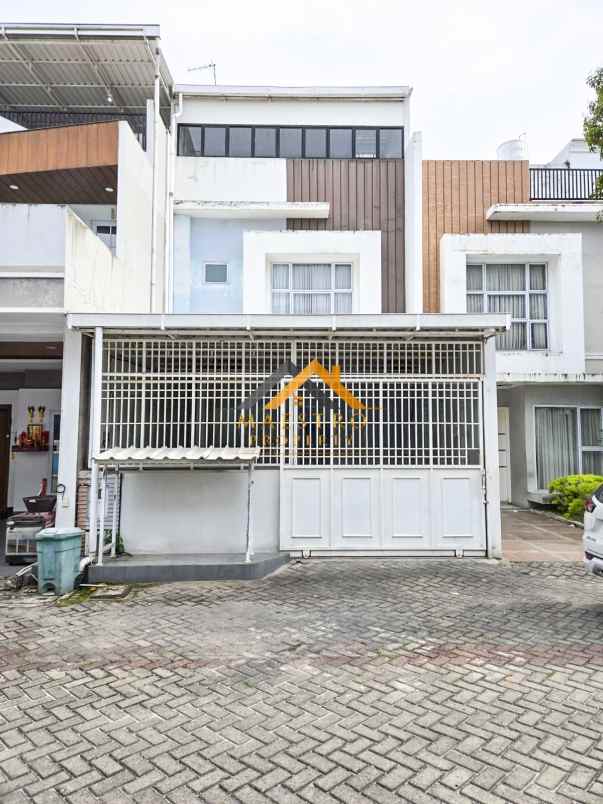 dijual rumah jl selamat ketaren