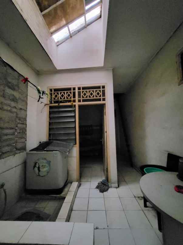 dijual rumah jl selat kav al duren