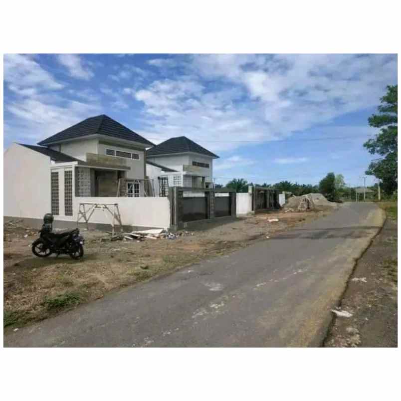 dijual rumah jl semarak 3 bentiring
