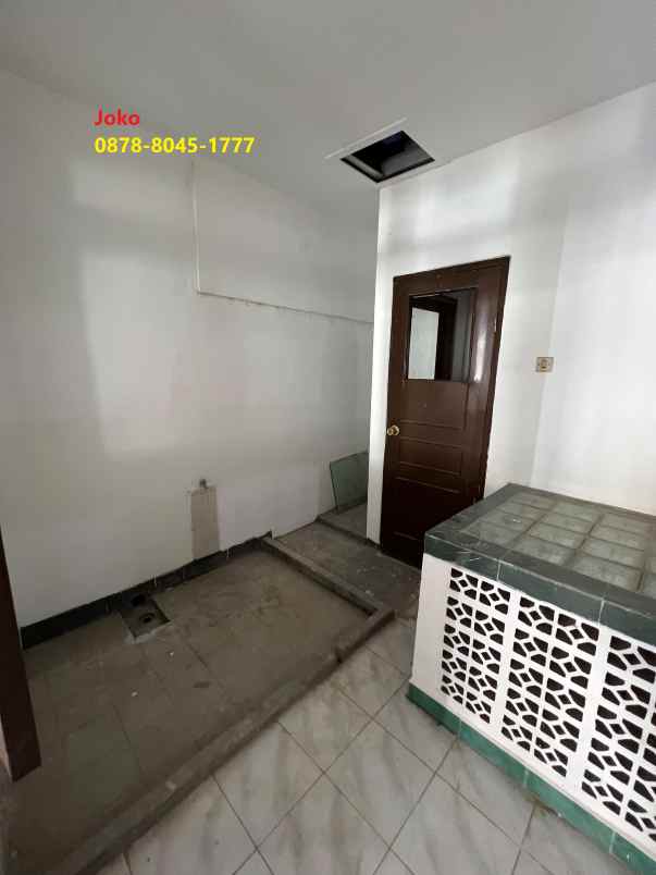 dijual rumah jl taman palm lestari