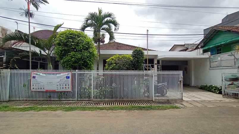 dijual rumah jl tubagus ismail ii