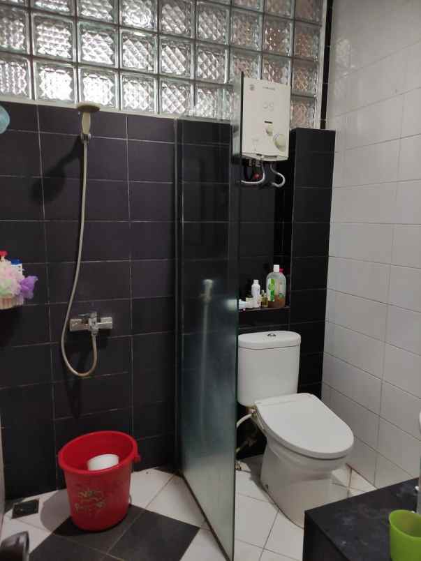 dijual rumah jl tubagus ismail ii