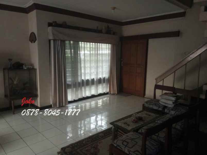 dijual rumah jl tulodong