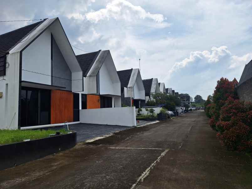dijual rumah jl untung suropati