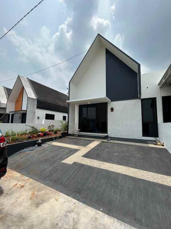 dijual rumah jl untung suropati