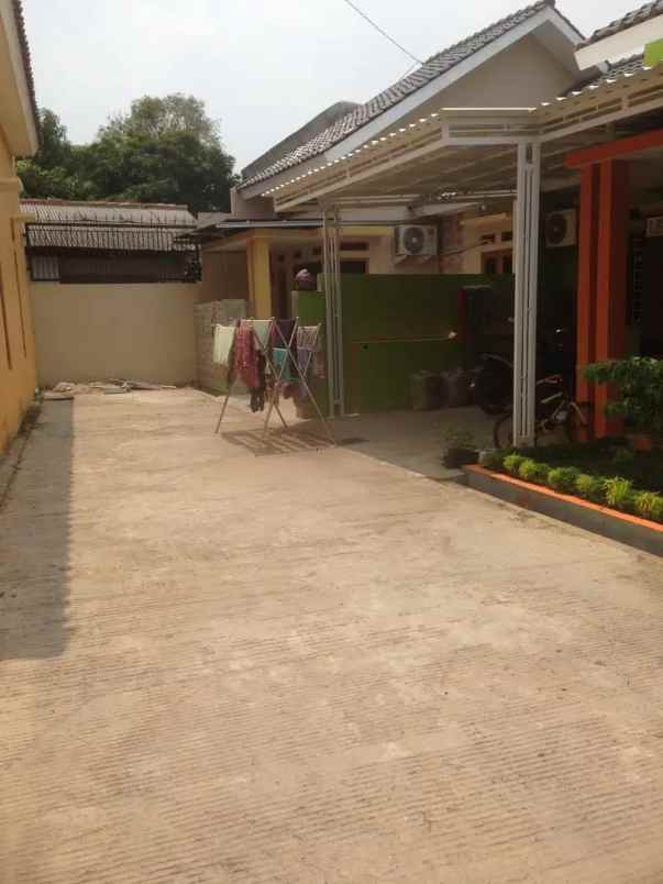 dijual rumah jl wadas raya