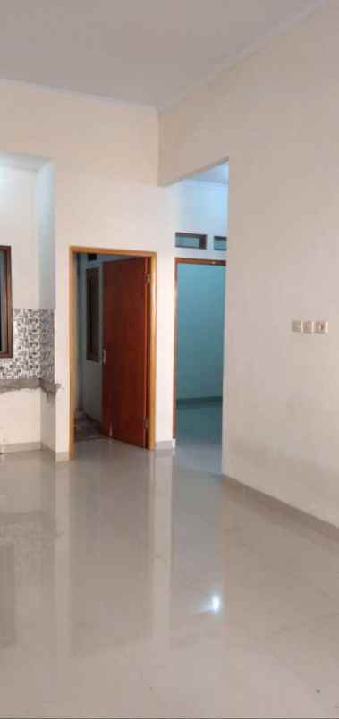 dijual rumah jl wadas raya