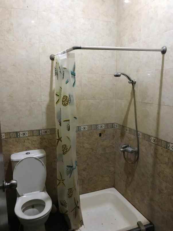 dijual rumah jl zamrud utara viii dukuh