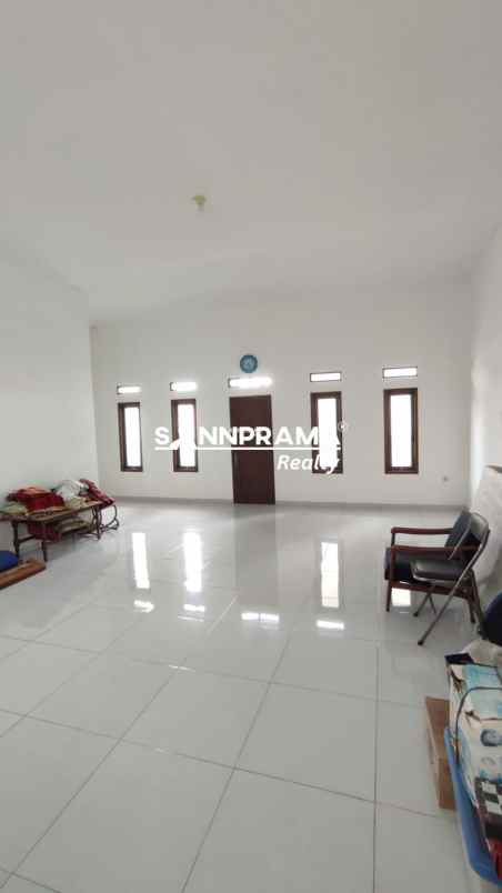dijual rumah jln raya pondok gede bekasi