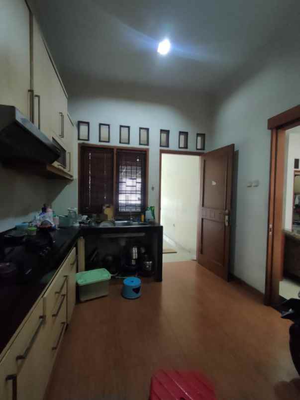 dijual rumah jln raya veteran bintaro