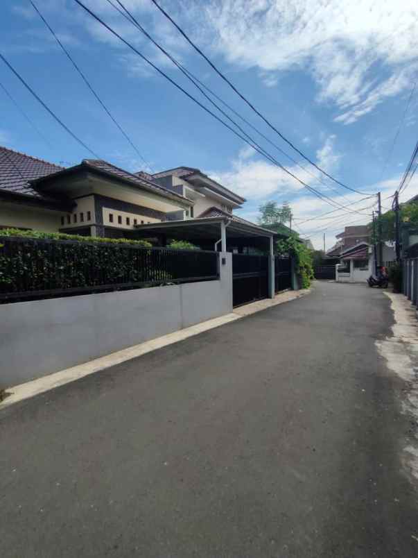 dijual rumah jln raya veteran bintaro