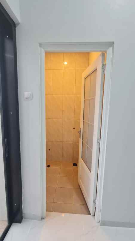 dijual rumah jol caman raya jatibening