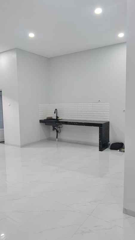 dijual rumah jol caman raya jatibening