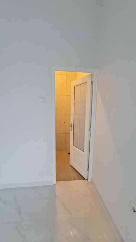 dijual rumah jol caman raya jatibening