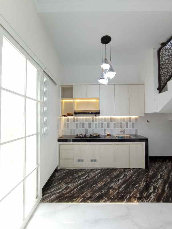 dijual rumah kadirojo purwomartani