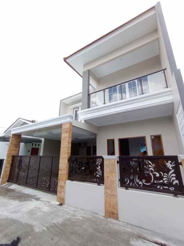 dijual rumah kadirojo purwomartani