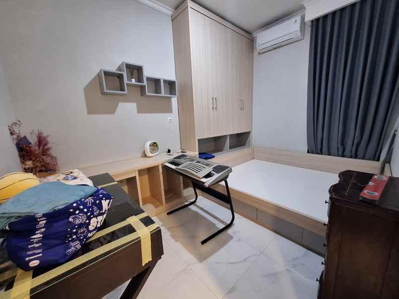 dijual rumah karya bakti tanah baru