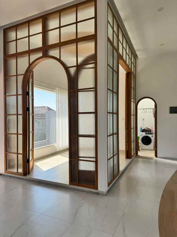 dijual rumah kebonsari lvk surabaya