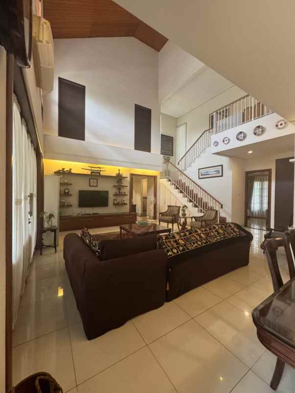 dijual rumah kemang