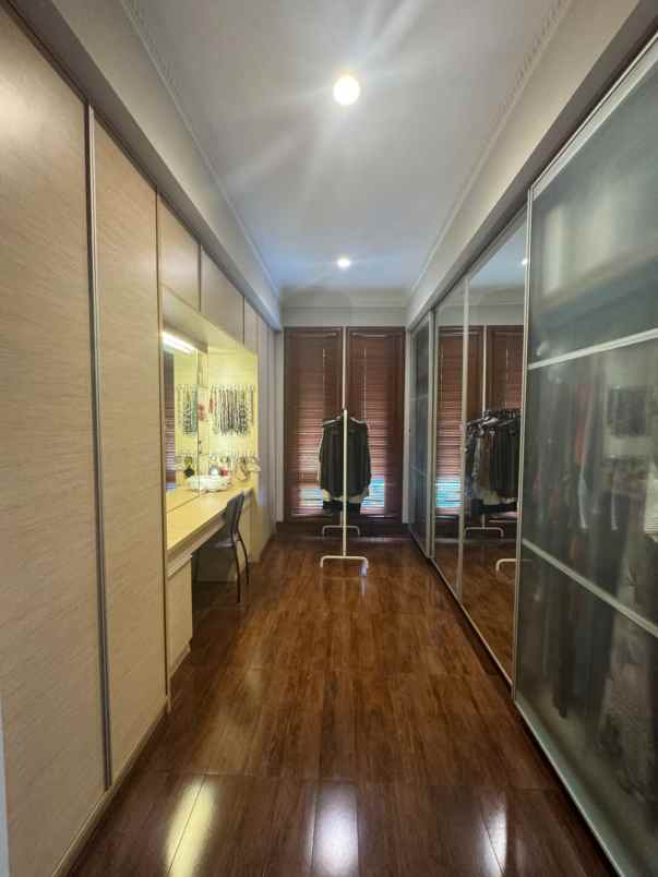 dijual rumah kemang