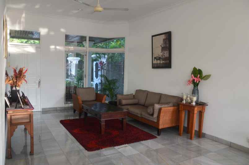 dijual rumah kemang timur kel bangka