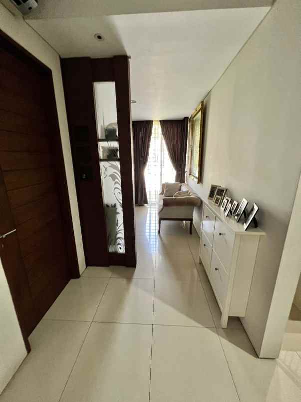 dijual rumah kembangan