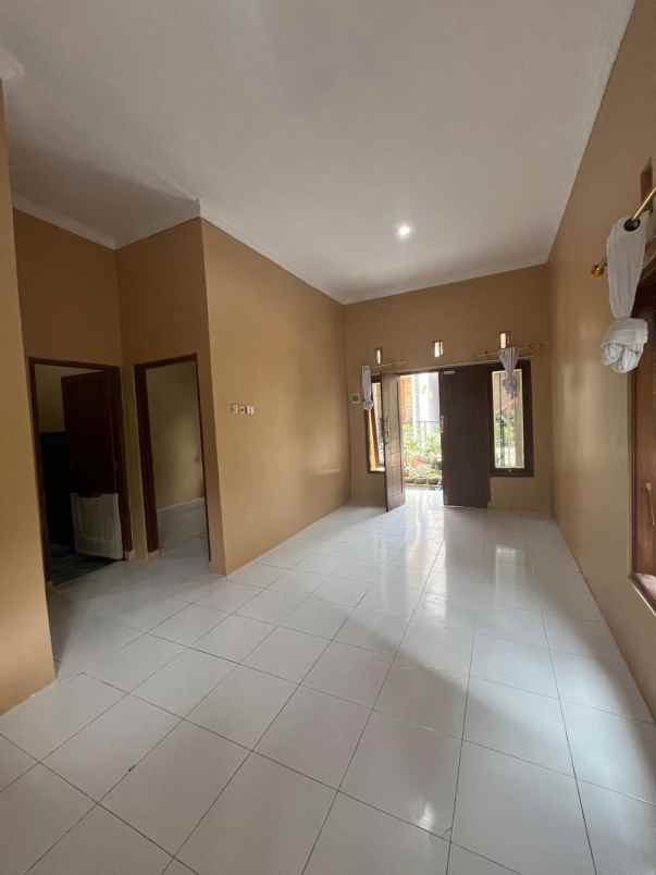 dijual rumah kepanewon pleret