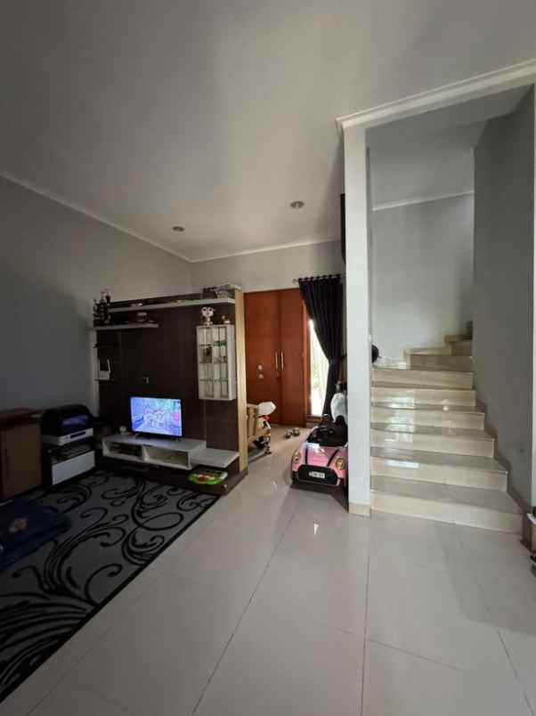 dijual rumah komp chery field buahbatu