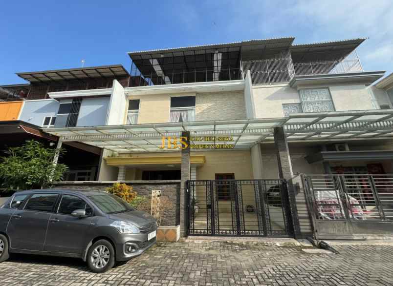 dijual rumah komplek cemara kuta jalan ubud