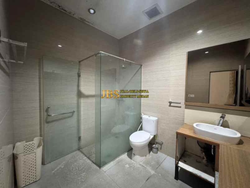 dijual rumah komplek cemara kuta jalan ubud