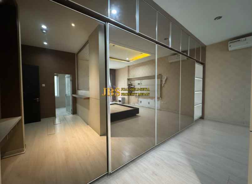 dijual rumah komplek cemara kuta jalan ubud