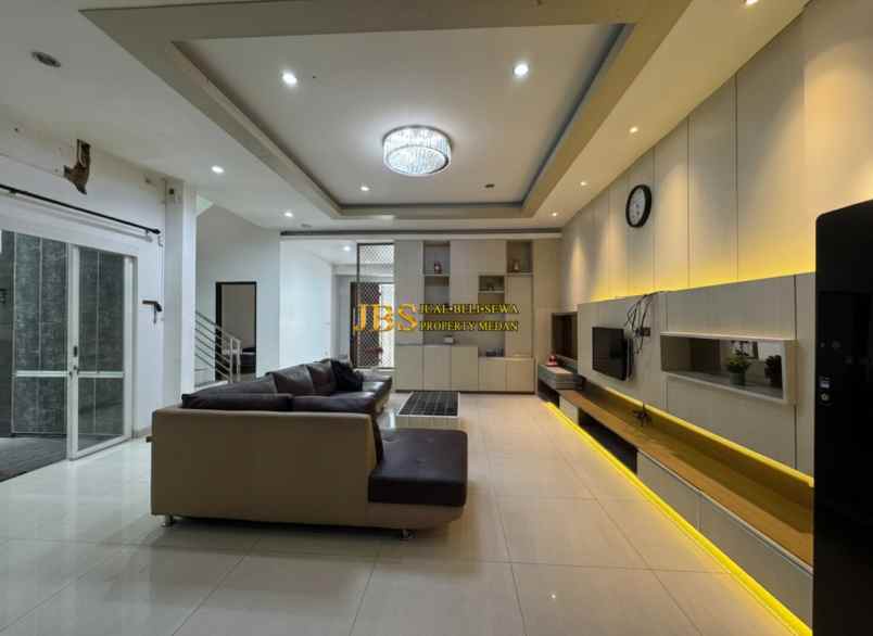 dijual rumah komplek cemara kuta jalan ubud