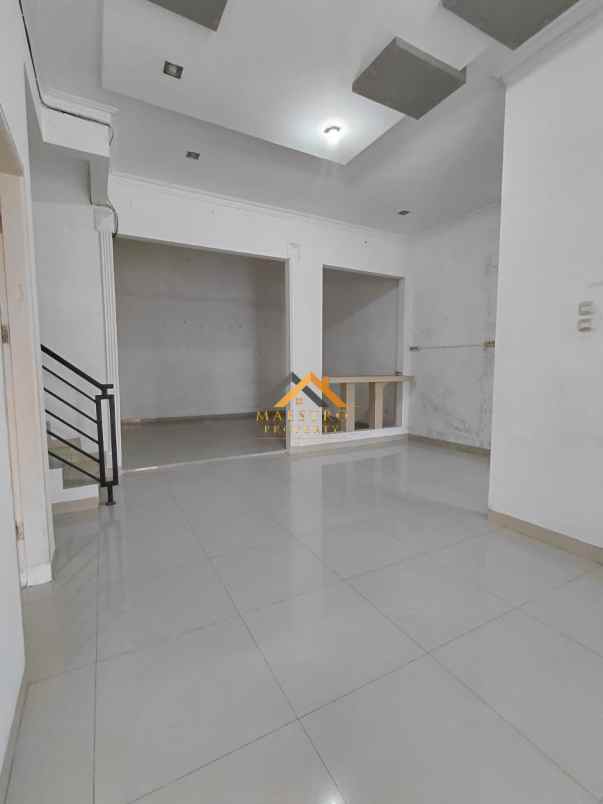 dijual rumah komplek citra garden