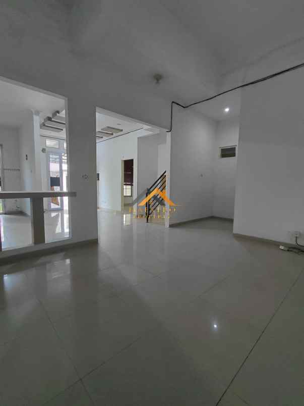 dijual rumah komplek citra garden
