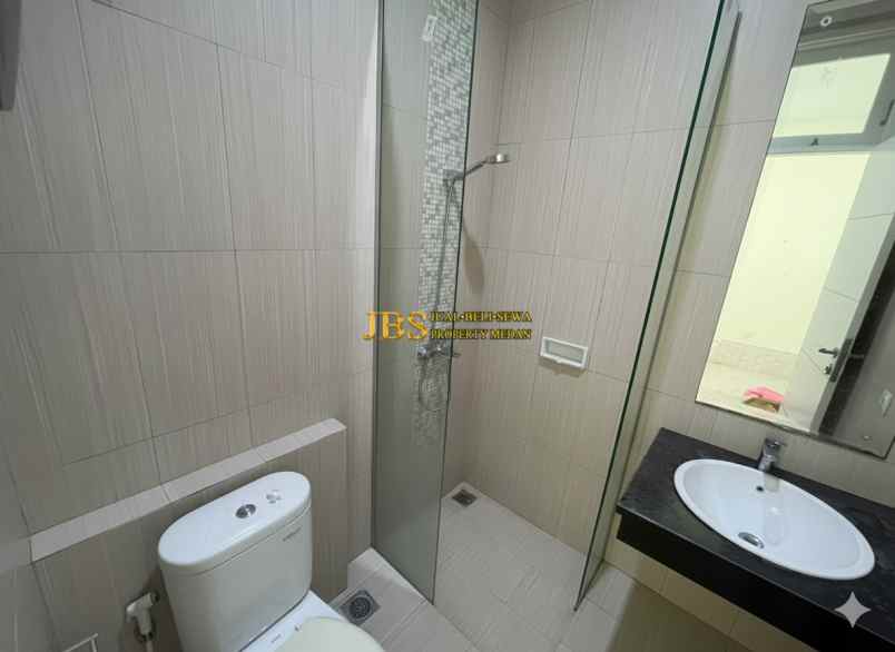 dijual rumah komplek citraland gama