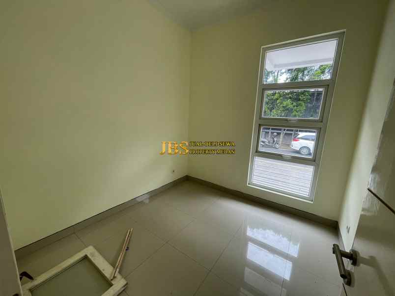 dijual rumah komplek citraland gama