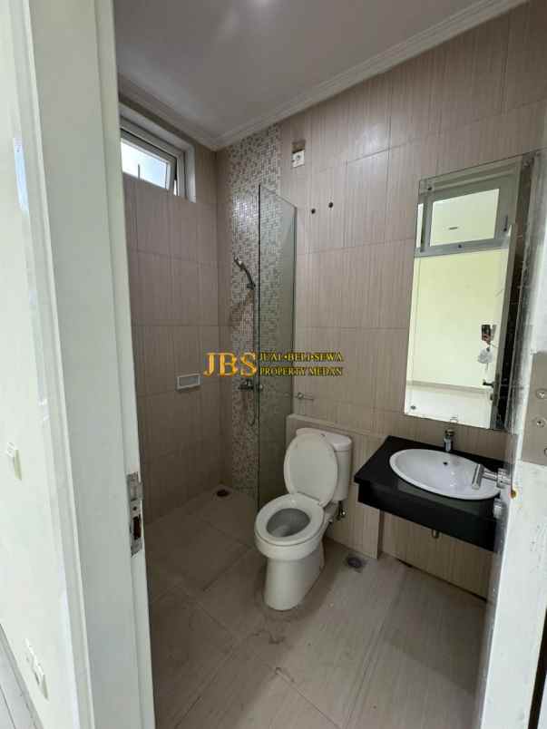 dijual rumah komplek citraland gama